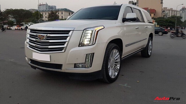 “Khủng long Mỹ” Cadillac Escalade ESV cũ rao bán giá 5,8 tỷ đồng tại Hà Nội