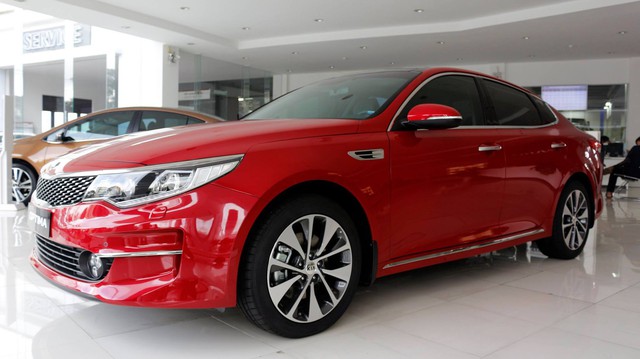 Thực hư chuyện Kia Optima giảm giá còn ngang ngửa Mazda3