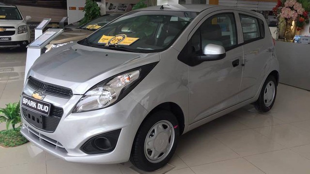 Chevrolet Spark giảm giá xuống 269 triệu đồng - xe 5 chỗ rẻ nhất Việt Nam