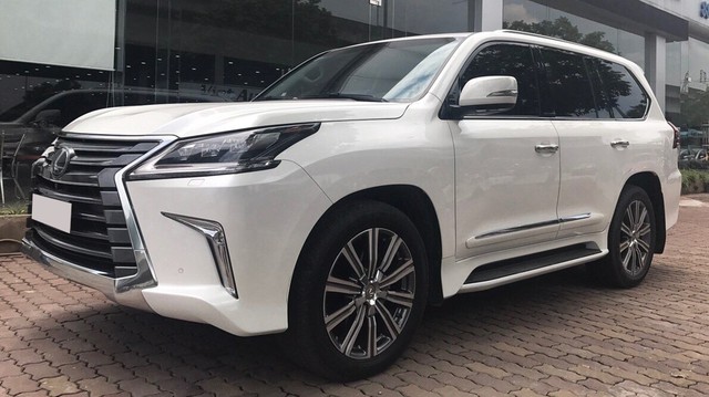 "Chuyên cơ mặt đất" Lexus LX570 2016 đi lướt giá rẻ hơn gần 2 tỷ so với mua mới