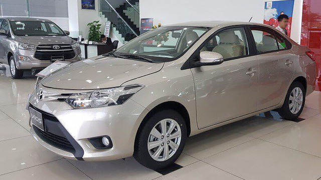 Các mẫu xe bán chạy nhất Việt Nam thay đổi giá bán như thế nào trong năm 2017?