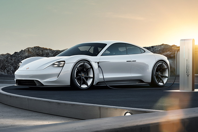 Xe bán chạy nhất của Porsche sắp có phiên bản chạy điện - Ảnh 1.
