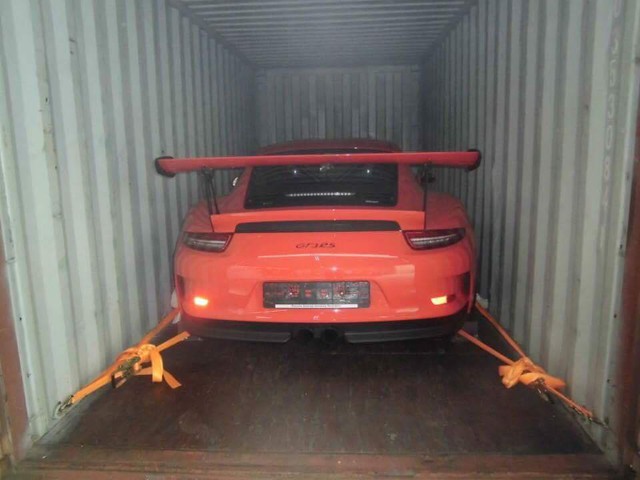 Khui công siêu xe Porsche 911 GT3 RS của đại gia Việt về chơi Tết Nguyên đán - Ảnh 2.