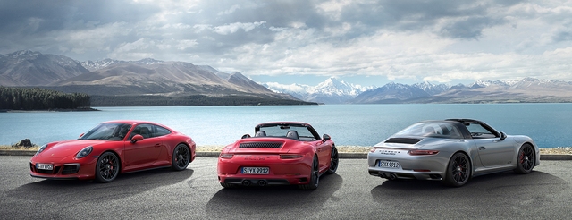 Porsche 911 GTS 2017 tăng thêm 20 mã lực, giá từ 3 tỷ Đồng - Ảnh 1.