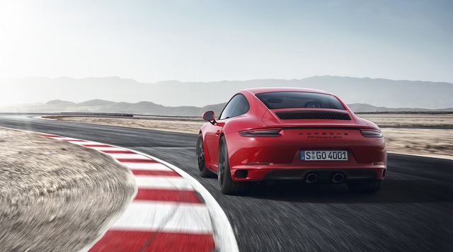 Porsche 911 GTS 2017 tăng thêm 20 mã lực, giá từ 3 tỷ Đồng - Ảnh 11.