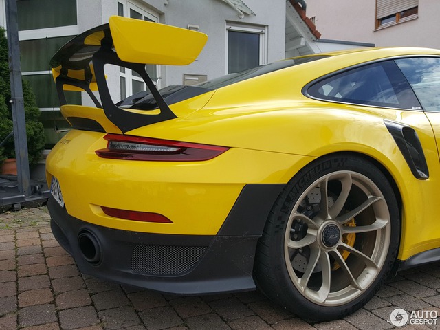 Bắt gặp vua tốc độ mới trong gia đình Porsche 911 lăn bánh trên phố - Ảnh 10.