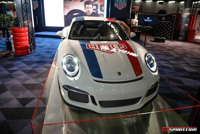 Làm quen với Porsche 911 R phiên bản đồng hồ TAG Heuer - Ảnh 11. Làm quen với Porsche 911 R phiên bản đồng hồ TAG Heuer - Ảnh 11.