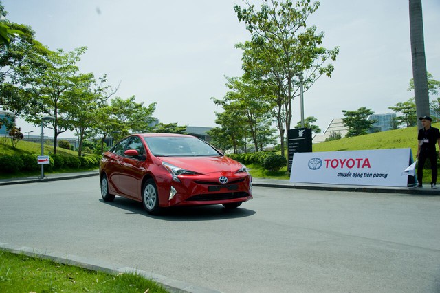 Toyota rục rịch đưa xe xanh siêu tiết kiệm xăng Prius về Việt Nam, chờ ưu đãi thuế - Ảnh 2.