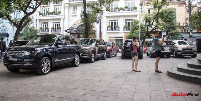9 xe sang Range Rover tập kết ở Hà Nội - Ảnh 6. 9 xe sang Range Rover tập kết ở Hà Nội - Ảnh 6.