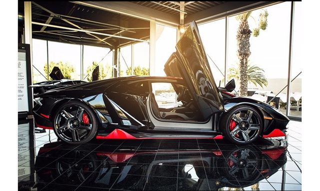 Đây là chiếc Lamborghini Centenario đầu tiên trên thế giới được rao bán  - Ảnh 13.