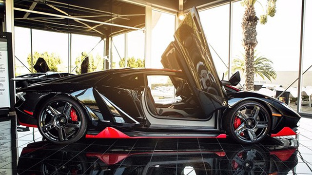 Đây là chiếc Lamborghini Centenario đầu tiên trên thế giới được rao bán