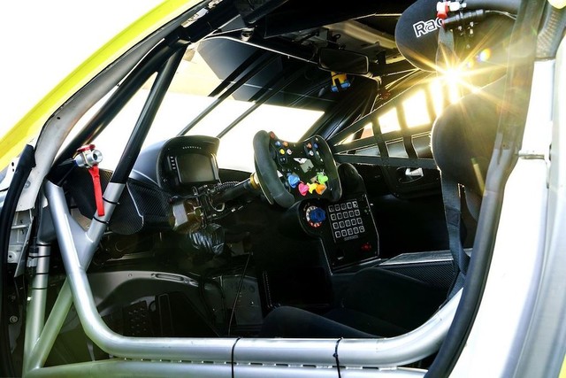 Vừa ra mắt, Aston Martin Vantage 2019 đã có phiên bản đua chuyên nghiệp GTE - Ảnh 4.