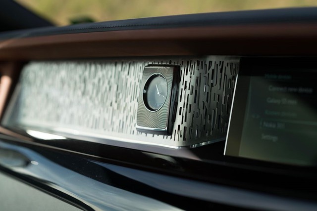 Rolls-Royce Phantom đạt giải thưởng xe siêu sang cao quý nhất từ Top Gear - Ảnh 3.