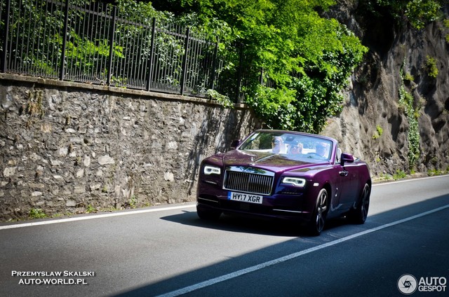 Xe mui trần Rolls-Royce Dawn dành cho người cuồng màu tím - Ảnh 1.