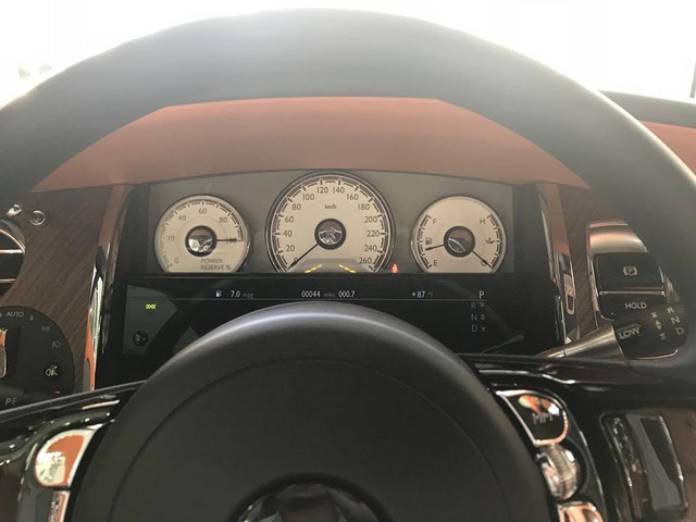 Rolls-Royce Dawn bất ngờ xuất hiện tại Sài thành - Ảnh 15. Rolls-Royce Dawn bất ngờ xuất hiện tại Sài thành - Ảnh 15.