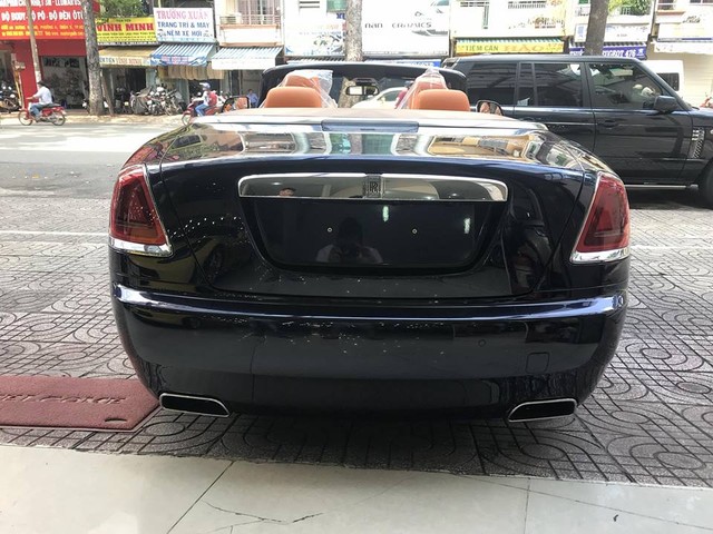 Rolls-Royce Dawn bất ngờ xuất hiện tại Sài thành - Ảnh 6.