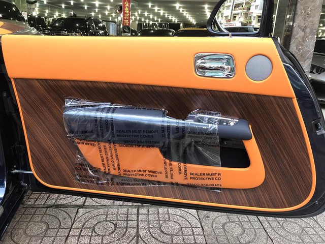 Rolls-Royce Dawn bất ngờ xuất hiện tại Sài thành - Ảnh 13. Rolls-Royce Dawn bất ngờ xuất hiện tại Sài thành - Ảnh 13.