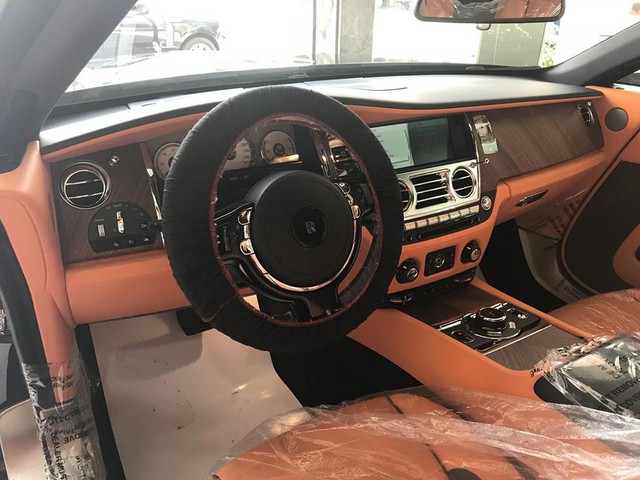 Rolls-Royce Dawn bất ngờ xuất hiện tại Sài thành - Ảnh 16. Rolls-Royce Dawn bất ngờ xuất hiện tại Sài thành - Ảnh 16.