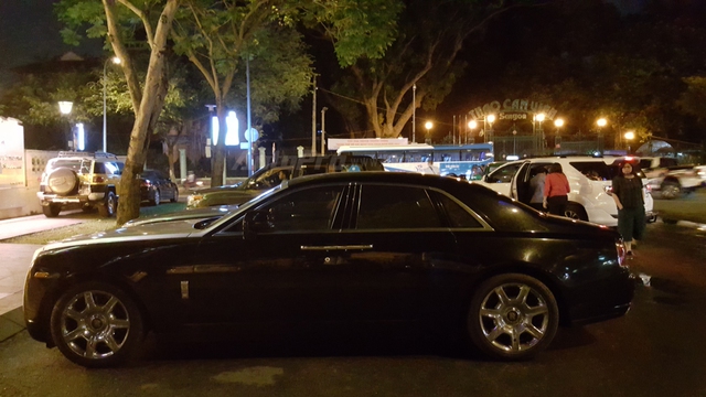 Rolls-Royce Wraith 19 tỷ Đồng của Phan Thành tái xuất trên phố  - Ảnh 13.