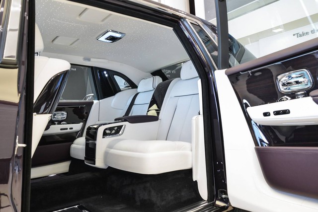 Vẻ đẹp của xe nhà giàu Rolls-Royce Phantom 2018 tại Các Tiểu vương quốc Ả Rập Thống nhất - Ảnh 7.