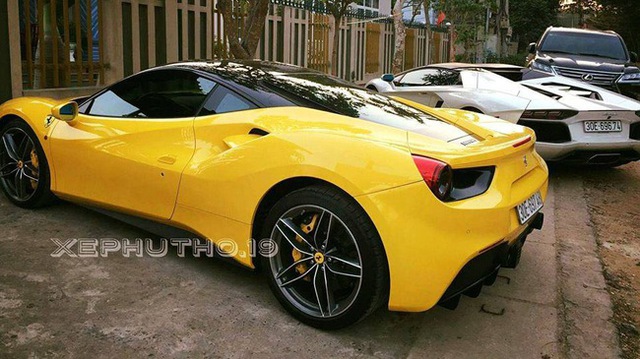 Bộ đôi siêu xe Ferrari và Lamborghini rủ nhau đi đăng kiểm tại Hà Nội - Ảnh 3.