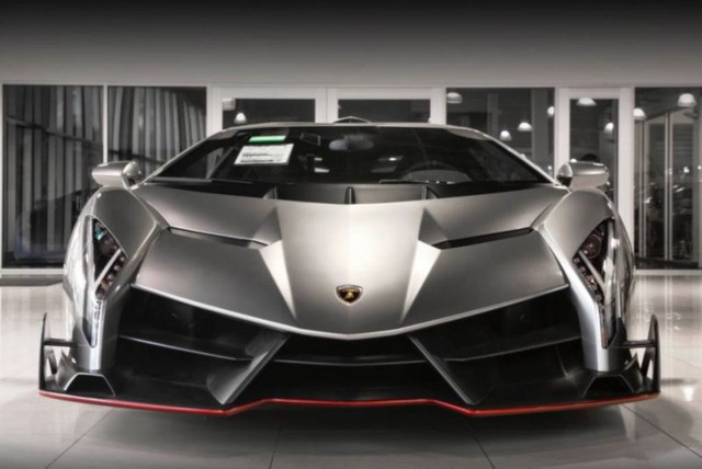 Sau 4 năm ra mắt, quái vật Lamborghini Veneno đã qua sử dụng có giá rao bán 217 tỷ Đồng - Ảnh 1.