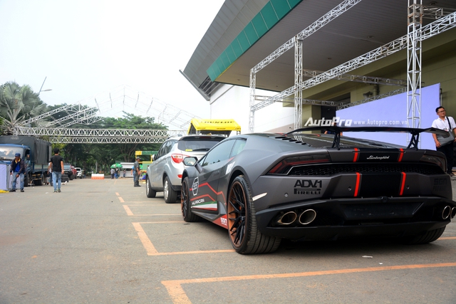 Soi kỹ chiếc Lamborghini Huracan độ cá tính của người chơi xe Sài thành - Ảnh 16.