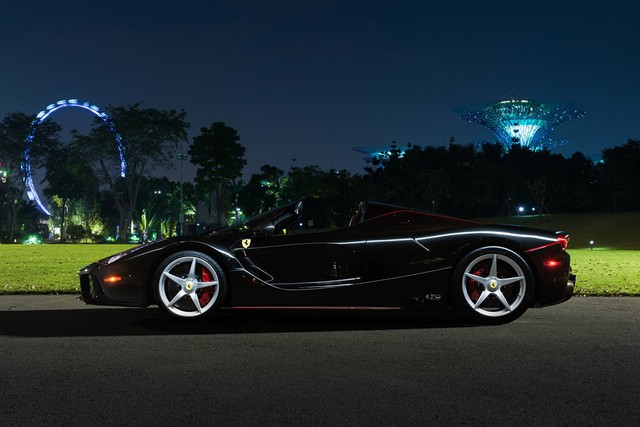 157 chiếc Ferrari diễu hành trên các con phố tại Singapore gây nên cảnh tắc đường - Ảnh 17.