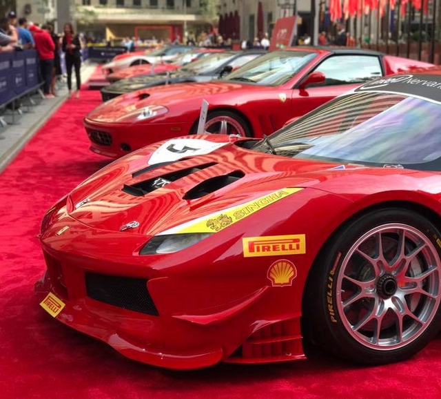 Nhân sự kiện 70 năm thành lập hãng Ferrari, hàng loạt siêu ngựa đã hội tụ tại kinh đô thời trang thế giới - Ảnh 11. Nhân sự kiện 70 năm thành lập hãng Ferrari, hàng loạt siêu ngựa đã hội tụ tại kinh đô thời trang thế giới - Ảnh 11.