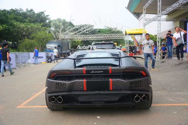 Soi kỹ chiếc Lamborghini Huracan độ cá tính của người chơi xe Sài thành - Ảnh 12.