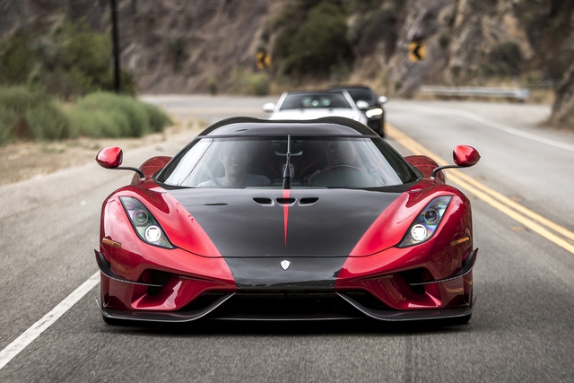 Xem siêu xe triệu đô không hộp số Koenigsegg Regera biến hình như rô-bốt - Ảnh 2.