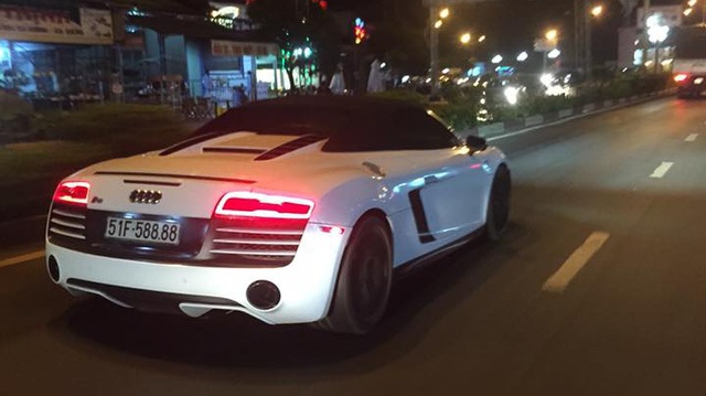 Audi R8 V10 Spyder độc nhất Việt Nam của đại gia Trung Nguyên bị bắt gặp tại Bình Phước