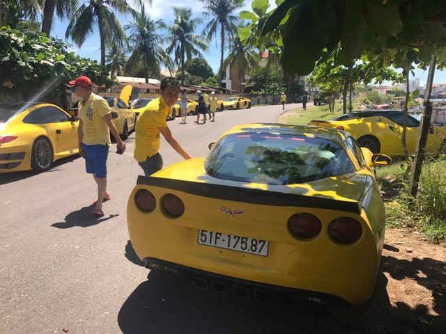 Sau Đà Nẵng, hàng chục siêu xe và xe thể thao tông xuyệt tông màu vàng di chuyển về Nha Trang - Ảnh 18.