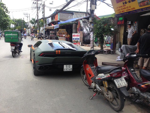 Lamborghini Huracan độ mâm bản giới hạn 273 triệu Đồng gắn biển số dưới lòng đường  - Ảnh 2.