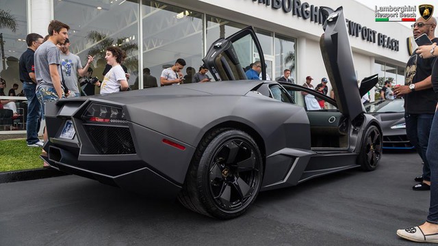 12 chiếc siêu xe hàng hiếm Lamborghini Aventador SV đủ màu sắc xuất hiện tại Mỹ - Ảnh 13. 12 chiếc siêu xe hàng hiếm Lamborghini Aventador SV đủ màu sắc xuất hiện tại Mỹ - Ảnh 13.