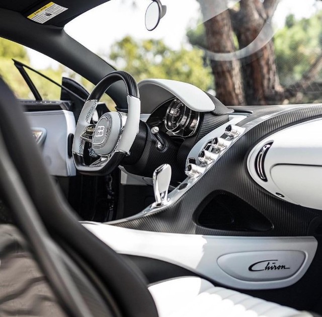 Mới tậu Lamborghini Centenario 1,9 triệu đô, đại gia này tiếp tục thu nạp thêm Bugatti Chiron giá 3 triệu đô - Ảnh 14.