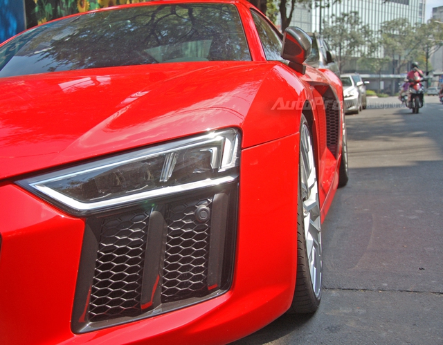 Siêu xe Audi R8 V10 Plus 2016 thứ 4 tìm thấy chủ nhân tại Việt Nam - Ảnh 8. Siêu xe Audi R8 V10 Plus 2016 thứ 4 tìm thấy chủ nhân tại Việt Nam - Ảnh 8.