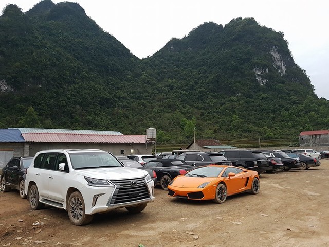 Hàng chục siêu xe và xe siêu sang xuất hiện tại miền núi Cao Bằng gây choáng - Ảnh 3.