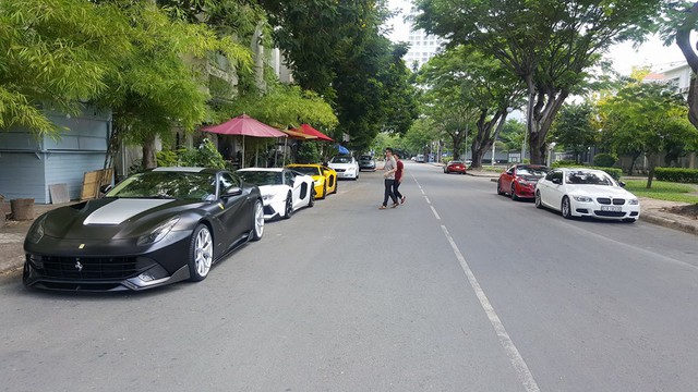 Cường Đô-la cùng dàn siêu xe của đại gia Việt tụ tập chơi lễ - Ảnh 2.