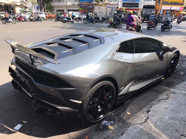 Cận cảnh bộ áo crôm trên Lamborghini Huracan độ Novara Edizione độc nhất Việt Nam - Ảnh 3.