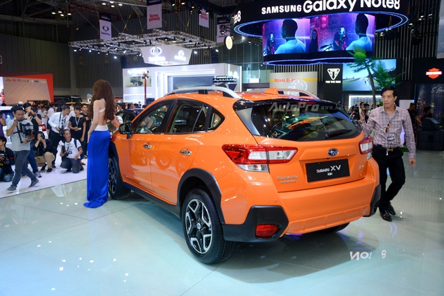 Cận cảnh Subaru XV 2018 có giá bán 1,55 tỷ Đồng tại Việt Nam - Ảnh 5.