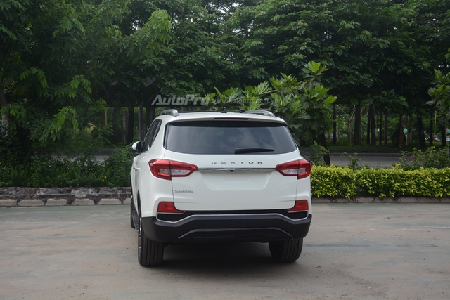 Tóm gọn SUV cỡ trung SsangYong Rexton 2018 - đối thủ sắp ra mắt Việt Nam của Toyota Fortuner - Ảnh 8.