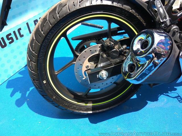 Xe côn tay Suzuki Gixxer 2017 với vành hợp kim 2 màu xuất hiện tại đại lý - Ảnh 10.