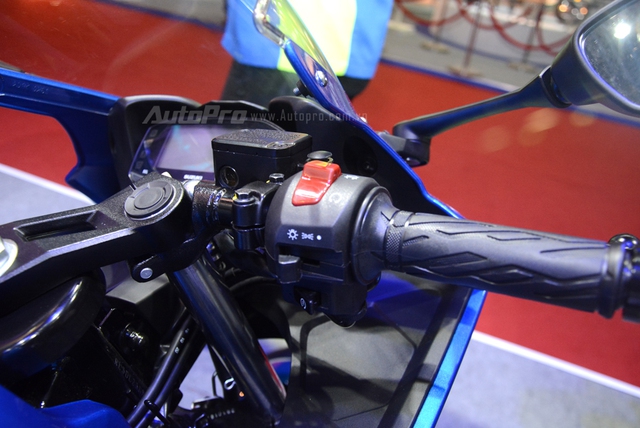 Cận cảnh Suzuki GSX-R150, đối thủ chính của Yamaha R15 và Honda CBR150R - Ảnh 12. Cận cảnh Suzuki GSX-R150, đối thủ chính của Yamaha R15 và Honda CBR150R - Ảnh 12.