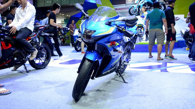 Honda CBR150R đè bẹp Yamaha R15 và Suzuki GSX-R150 ở phân khúc 150 cc - Ảnh 2. Honda CBR150R đè bẹp Yamaha R15 và Suzuki GSX-R150 ở phân khúc 150 cc - Ảnh 2.
