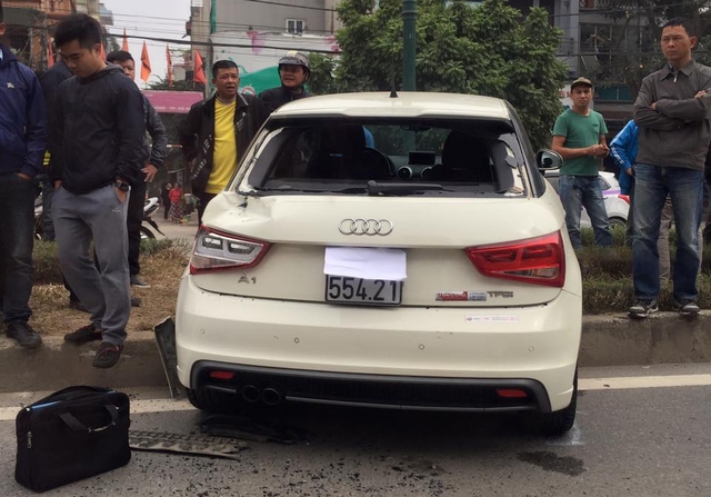 Hà Nội: Tai nạn liên hoàn trên phố, Audi A1 nát đầu - Ảnh 2.