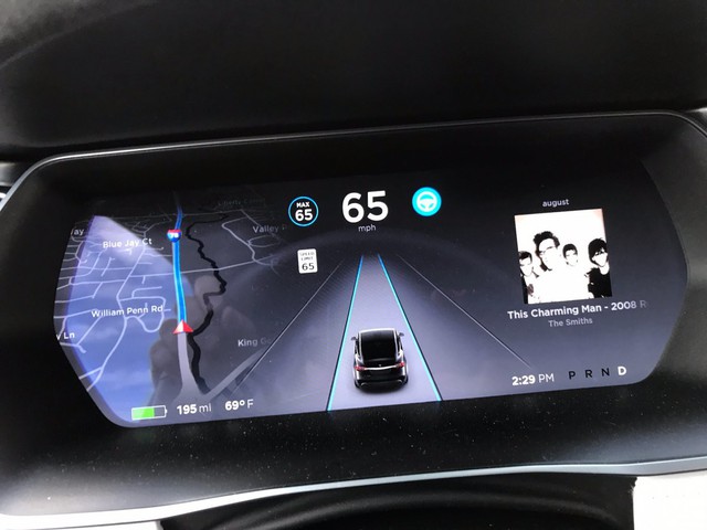 Những điều ấn tượng nhất mà xe tự lái Tesla có thể làm được - Ảnh 11.