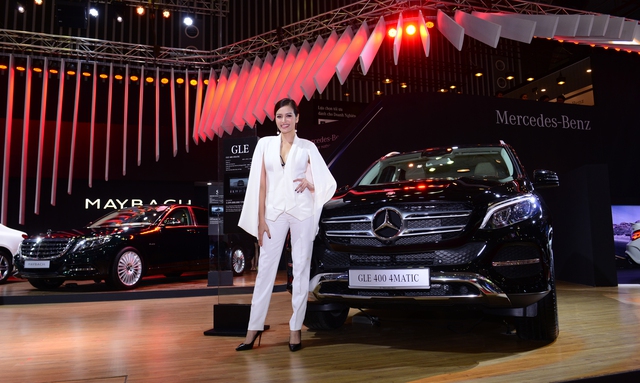 Mercedes-Benz mang 18 xe sang đến triển lãm ô tô Quốc tế VIMS 2017 - Ảnh 1.