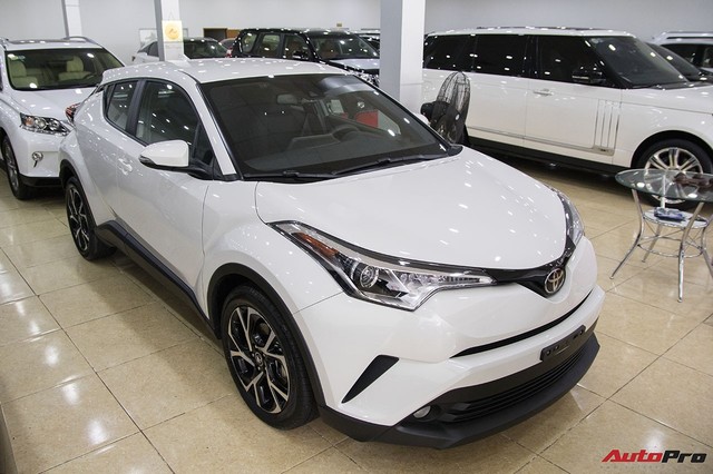 Ảnh chi tiết Toyota C-HR - hàng “hot” Nhật Bản đầu tiên cập bến Việt Nam - Ảnh 2.