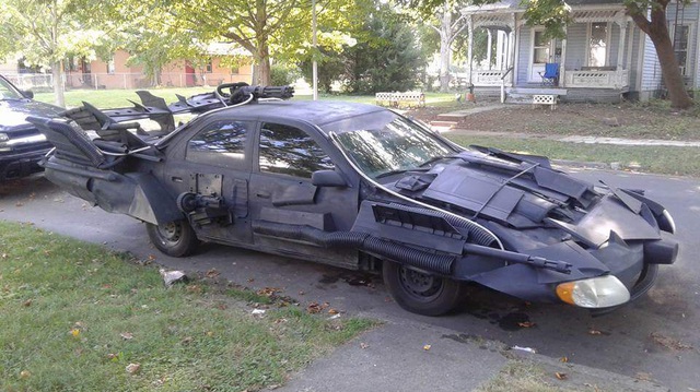 "Dân chơi" biến Toyota Camry thành xe Batmobile của Người Dơi